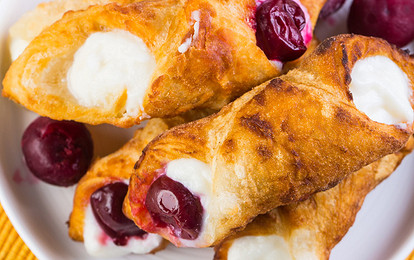 Трубочки с вишней по-мальтийски