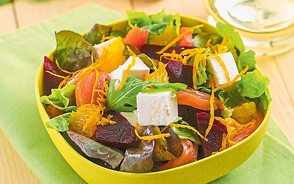 Ночной перекус: рецепт салата из свеклы с красной рыбой