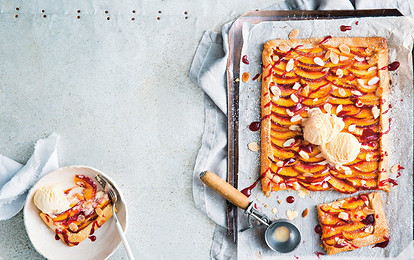 Пай с нектаринами