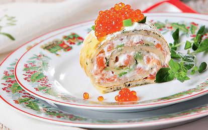 Вкусный рулет с красной икрой