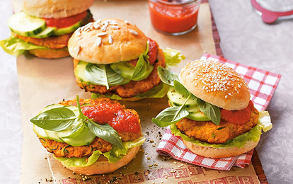 Вегетарианские бургеры с клюквенным соусом