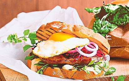 Мужу понравится: рецепт сэндвичей со стейками 