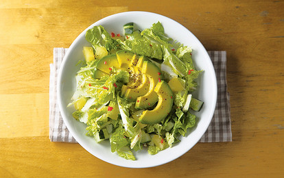 Простой ЗОЖ: рецепт салата с авокадо