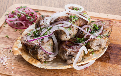 Рецепт от шефа: шашлык из белгородской свиной шеи