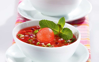 Гаспачо с ягодами