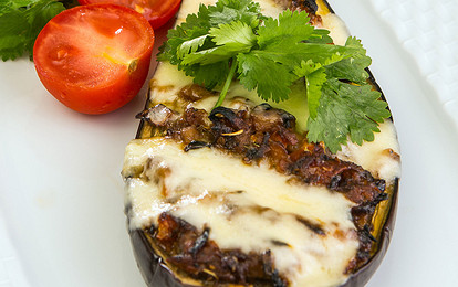 Запеченные баклажаны с сулугуни