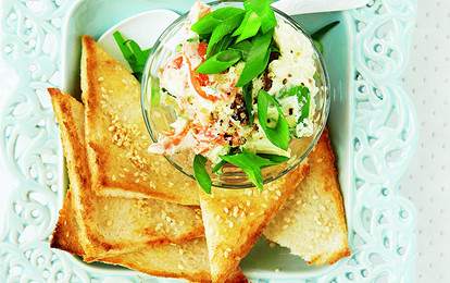 Неспешный завтрак: рецепт пикантного крема для тостов