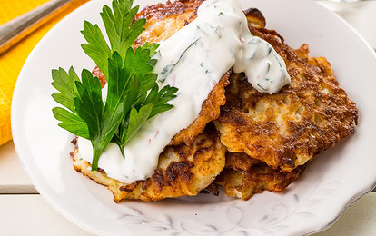 Оладьи с пикантным соусом