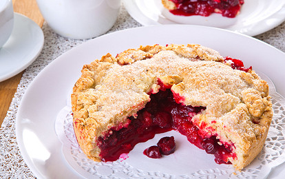 Постный пирог с вишней