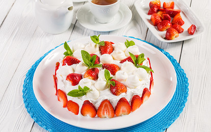 Торт с клубникой