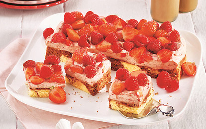 Ягодный пай с творожным кремом