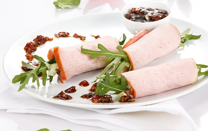 Рулетики с рукколой