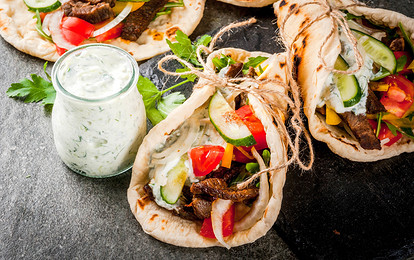 Скучаем по Греции: рецепт классического гироса