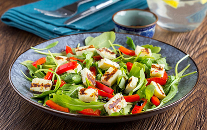 Минимум калорий: рецепт салата с печеным сладким перцем