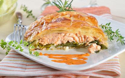 Вместо сладкого: рецепт рулета с семгой