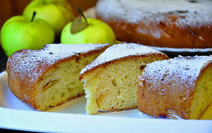 Яблочный пирог в мультиварке