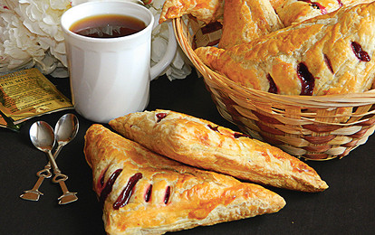 Слойки с вишней