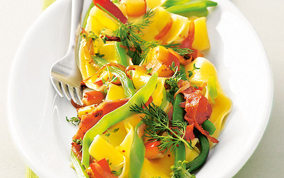 Теплый салат с тальятелле