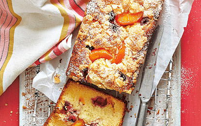 Кекс с нектаринами