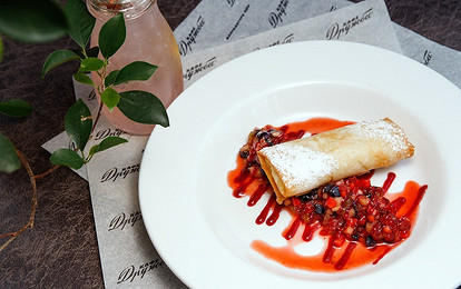 Жареное мороженое с фруктами