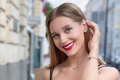 Кристина Асмус примерила темное каре (видео)