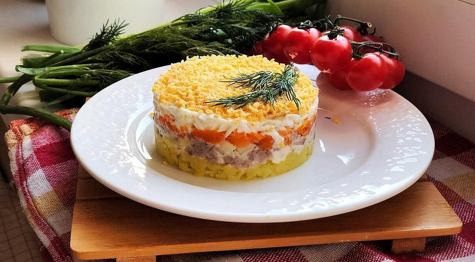 Мимоза с сыром: 6 рецептов праздничного салата для всей семьи