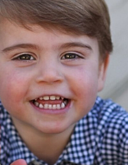 Кейт Миддлтон отправила фото принца Луи преданной поклоннице (и та показала его всем)