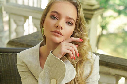 «Папа краснел»: Лиза Пескова сравнила себя с героиней фильма «Красотка» и рассказала о своих ошибках в стиле