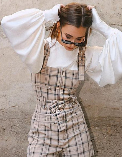 Рукава-фонарики — тренд 2020 года: модные образы с блузами, платьями и топами (38 примеров на фото)