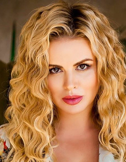 Папарацци засняли поцелуй Анны Семенович и Дмитрия Губерниева