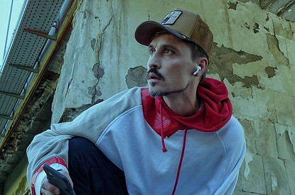 Дима Билан поэкспериментировал с имиджем после выписки из больницы