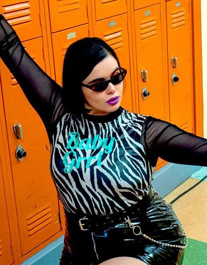 «Париж сильно ее изменил»: 14-летняя дочь с подругой устроили заговор против родителей