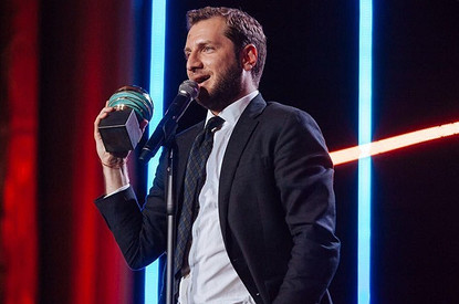 Резо Гигинеишвили заметили на «Кинотавре» с новой девушкой (видео)