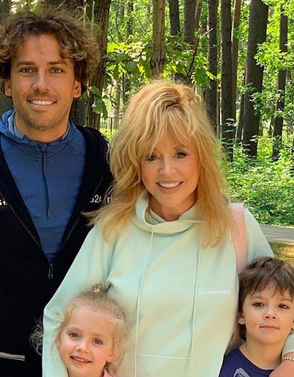 «Вот оно, счастье»: Максим Галкин показал, как Пугачева поздравила двойняшек с днем рождения (видео)