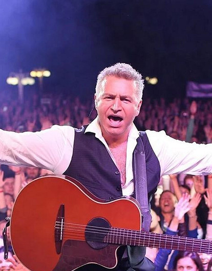 Леонида Агутина заметили с молодой незнакомкой в Сочи