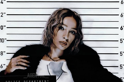 «Эксперимент и никакой пошлости»: Настя Ивлеева поругалась с подписчиками из-за «неприличной» фотосессии