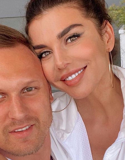 Анна Седокова показала откровенную свадебную фотосессию с Янисом Тиммой