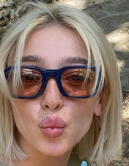 На Настю Ивлееву завели дело из-за незаконной рекламы алкоголя