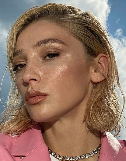 «Такого никто никогда не делал»: Настя Ивлеева решилась на необычную прическу