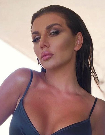 «Ура, потемнела»: Анна Седокова кардинально сменила имидж