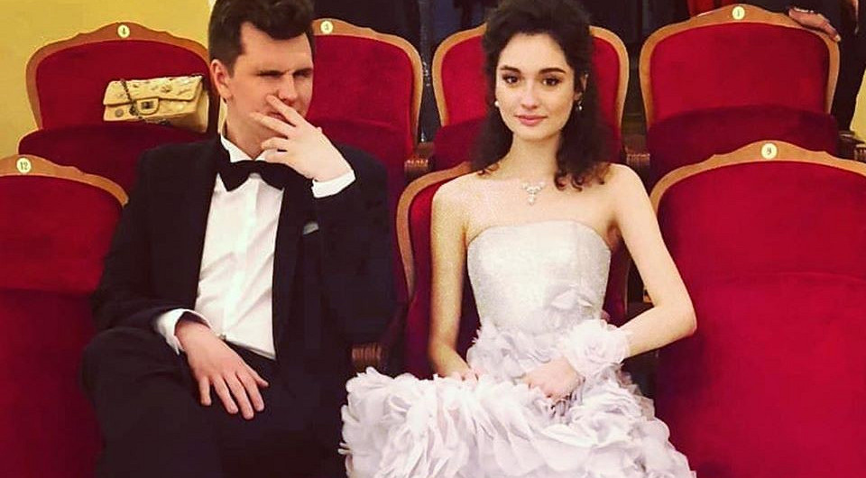 Дочь Любови Толкалиной и Егора Кончаловского показала первые фото со своей свадьбы