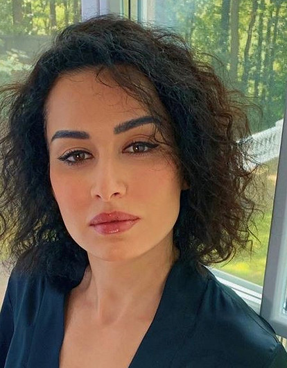 «Стыдно? Нет»: Тина Канделаки выложила архивные откровенные снимки