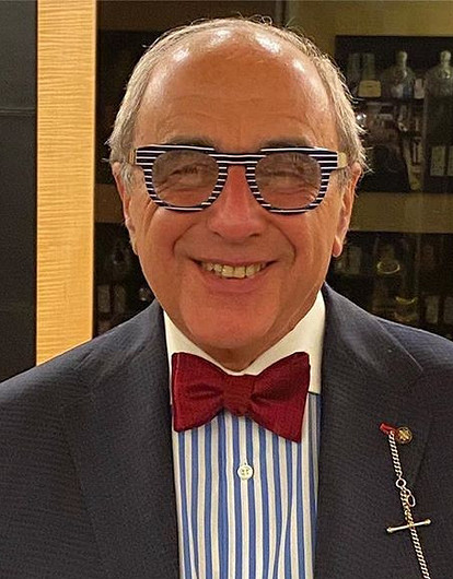 Победивший Ефремова адвокат объяснил, как актер мог бы избежать колонии