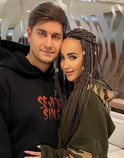 «Это нелепо»: Роза Сябитова раскритиковала свадьбу Бузовой и Манукяна на Мальдивах