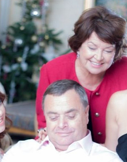 Родители Жанны Фриске защитили квартиру певицы от Дмитрия Шепелева