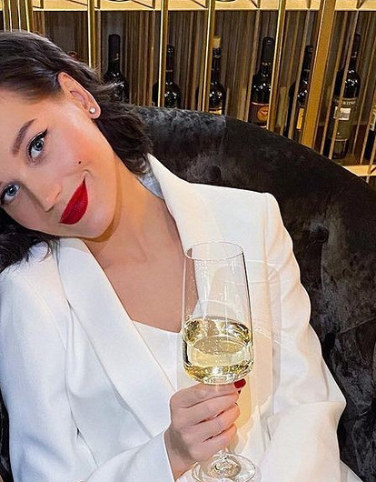 Кристина Асмус показала подарок от тайного поклонника