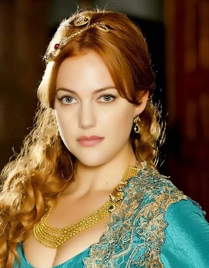Как выглядят актеры, озвучившие героев в сериале «Великолепный век»: видео для «Одноклассников»