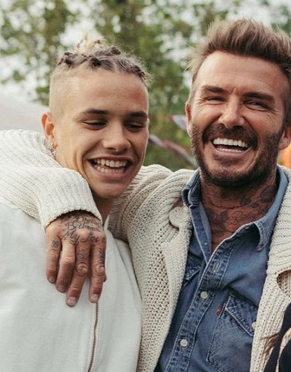 «Горжусь тобой»: Дэвид и Виктория Бекхэм похвастались первой обложкой глянца своего сына Ромео