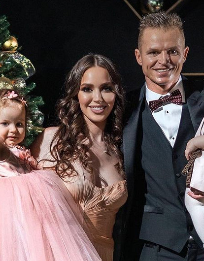 «Не знаем, как вакцина влияет на беременных»: Дмитрий Тарасов намекнул на интересное положение Анастасии Костенко