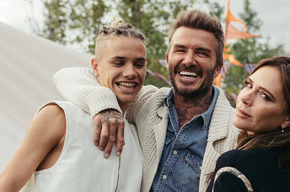 «Горжусь тобой»: Дэвид и Виктория Бекхэм похвастались первой обложкой глянца своего сына Ромео